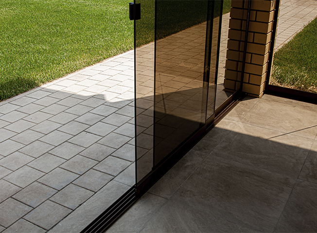 Лучшее время для укладки брусчатки компанией Кедр